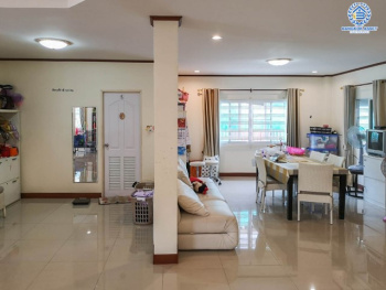 *****บ้านแฝดมือสองย่านสมุทรปราการ ม.สยามนิเวศน์1 ประชาอุทิศ เนื้อที่กว้างขวางมากถึง 92 ตร.ว. ฟังก์ชัน 4 ห้องนอน 3 ห้องน้ำ ที่จอดรถ 2 คัน บ้านสไตล์โมเดิร์น ภายใต้บรรยากาศเงียบสงบ โครงการตั้งบนทำเลแห่งการเดินทาง ใกล้รถไฟฟ้าสายสีม่วงใต้(สายอนาคต) "สถานีครุใน" และจุดขึ้นทางด่วน "กาญจนาภาเษกฯ"